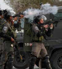 إسرائيل تشجع جنودها على إطلاق النار بقصد القتل