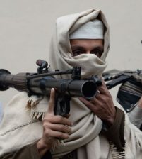 طالبان تشتري معدات أمريكية