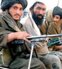 افغانستان : مقتل 4 من مسلحين طالبان بقنبلتهم