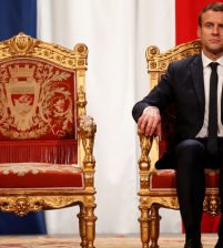 ماكرون يهز فرنسا من القرار الأول والأهم