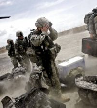الناتو يدرس مضاعفة عدد قواته في افغانستان