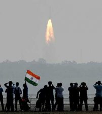 صاروخ الى الفضاء صنع في الهند