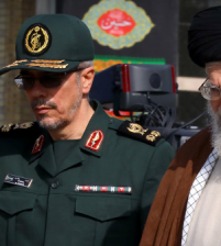 خامنئي : لا تفاوض على قدرات ايران