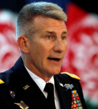 قائد امريكا والناتو في أفغانستان : سننتصر على طالبان