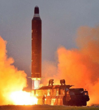 كوريا تجرب صاروخ باليستي يصل الى أمريكا