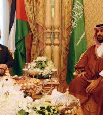 السعودية تضغط على فلسطين لقبول خطة ترامب