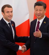رئيس فرنسا ثلاثة أيام في زيارة الصين