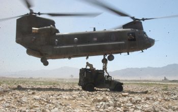 روسيا قلقة من نقل مسلحين بالمروحيات في أفغانستان