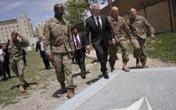 زيارة غير معلنة يصل وزير دفاع امريكا الى كابل