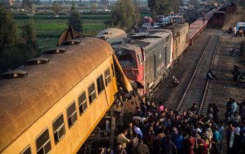 مصر: مقتل 16 في تصادم قطارين